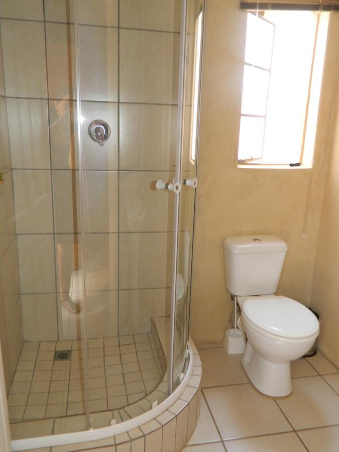 Guest House Gabby Klerksdorp Kültér fotó